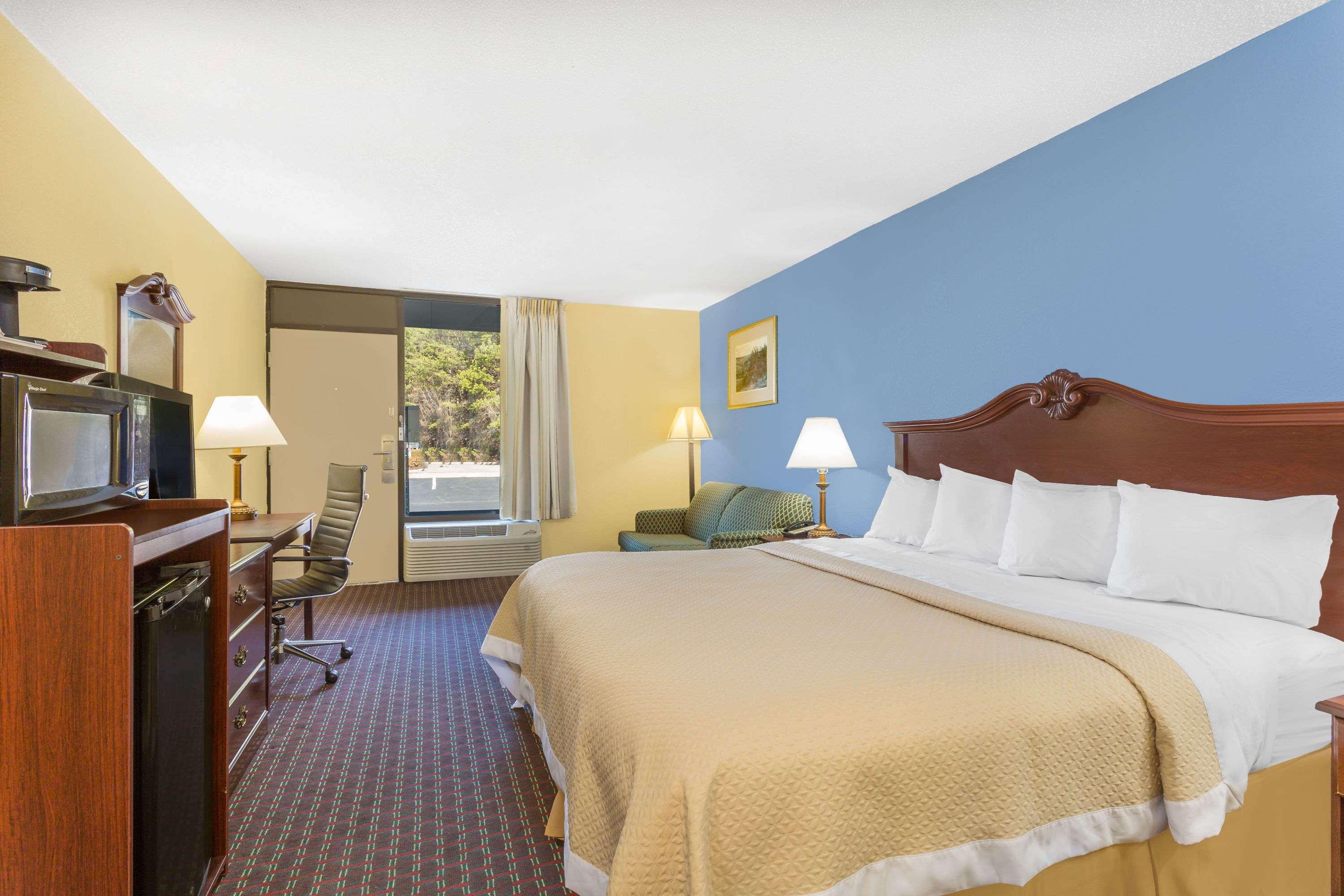 Days Inn By Wyndham Mocksville Екстериор снимка