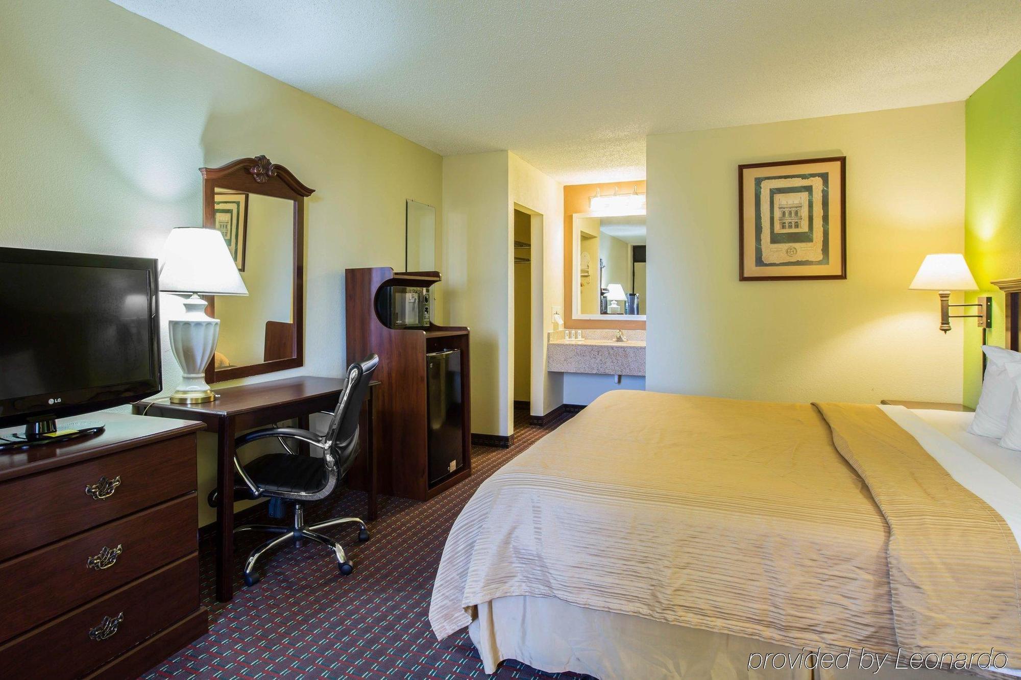 Days Inn By Wyndham Mocksville Екстериор снимка
