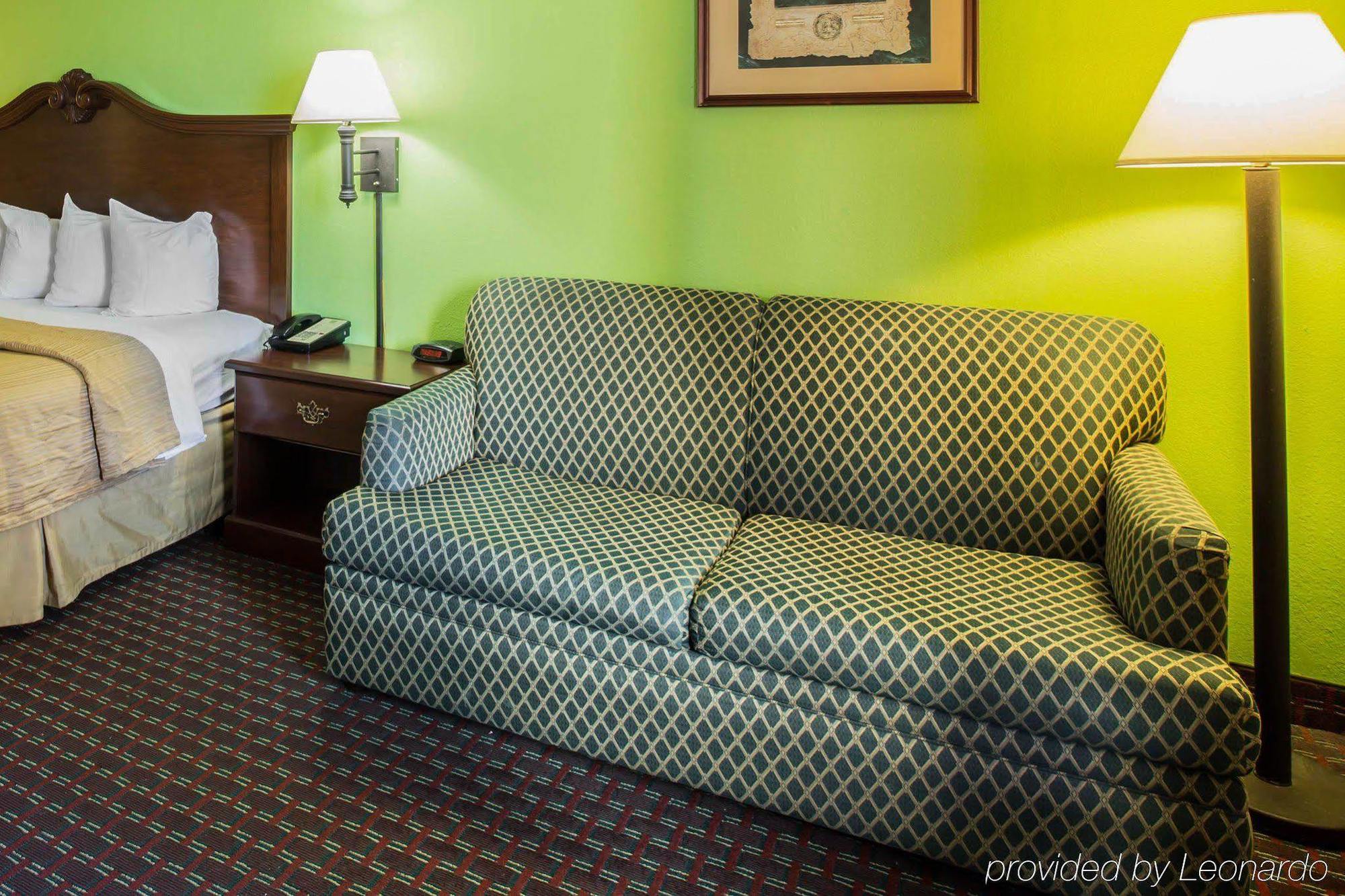 Days Inn By Wyndham Mocksville Екстериор снимка