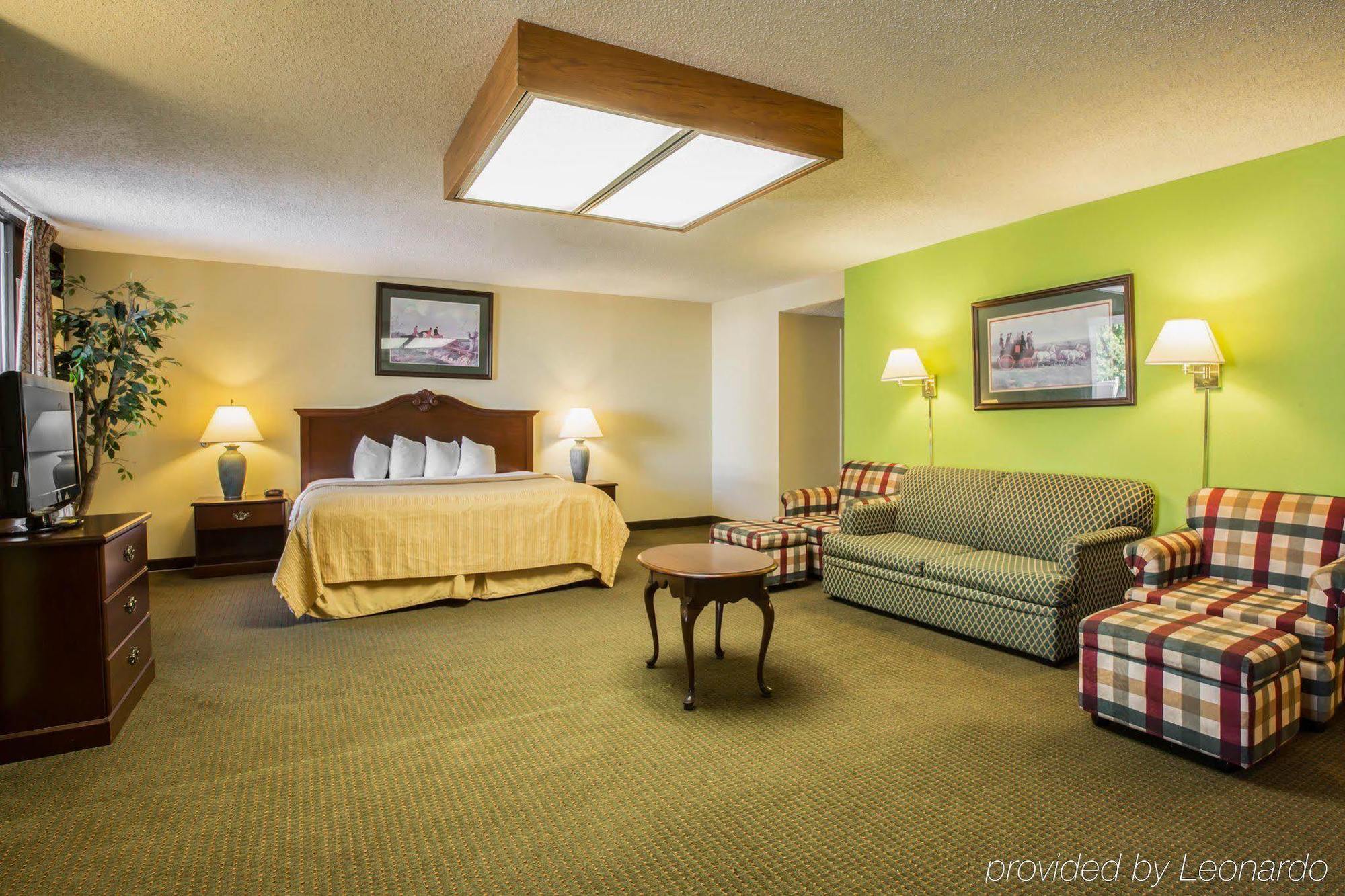 Days Inn By Wyndham Mocksville Екстериор снимка