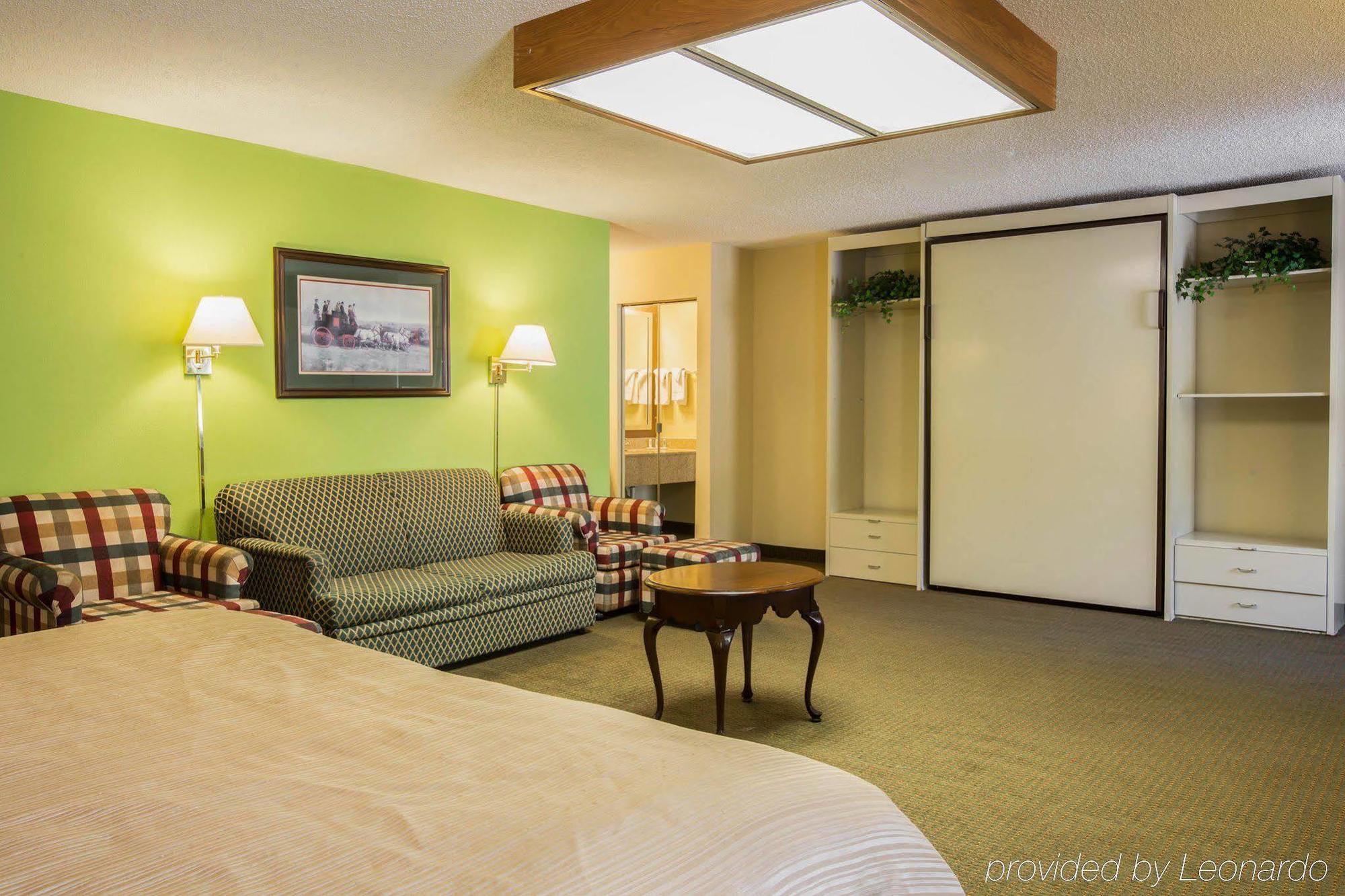 Days Inn By Wyndham Mocksville Екстериор снимка